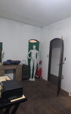 Casa à venda com 990m², 8 quartos e 2 vagasQuarto 1