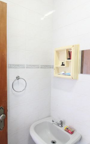 Casa à venda com 990m², 8 quartos e 2 vagasBanheiro 2