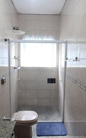 Casa à venda com 990m², 8 quartos e 2 vagasÁrea de Serviço - Banheiro