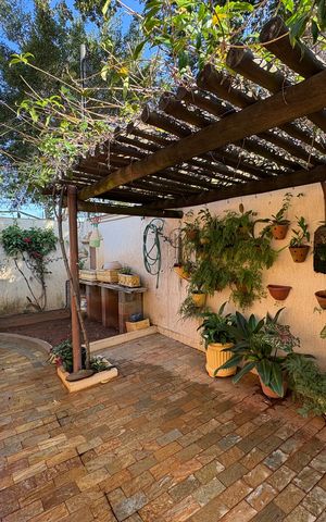 Casa à venda com 180m², 3 quartos e 2 vagasQuintal com Churrasqueira e Piscina