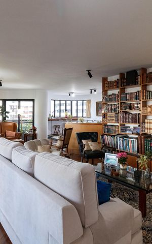 Apartamento à venda com 215m², 3 quartos e 4 vagas Apartamento à venda com 215m², 3 quartos e 4 vagasSala