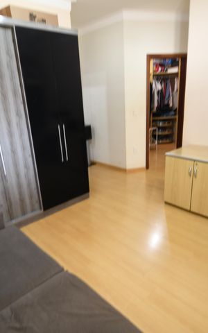 Casa à venda com 292m², 4 quartos e 1 vagaSuíte 1