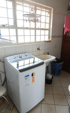 Casa à venda com 292m², 4 quartos e 1 vagaÁrea de Serviço