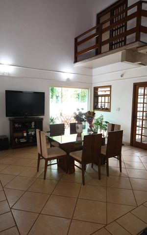 Casa à venda com 292m², 4 quartos e 1 vagaSala