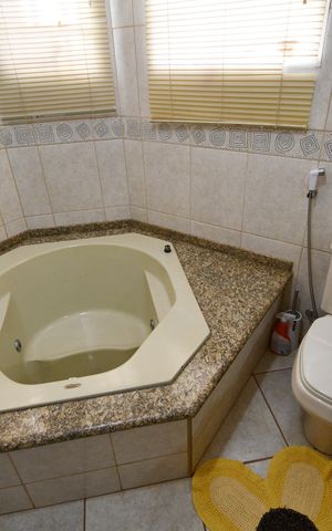 Casa à venda com 292m², 4 quartos e 1 vagaBanheiro da Suíte 1
