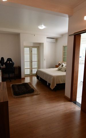 Casa à venda com 292m², 4 quartos e 1 vagaSuíte 2