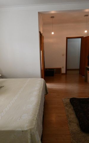 Casa à venda com 292m², 4 quartos e 1 vagaSuíte 2