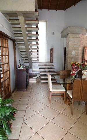 Casa à venda com 292m², 4 quartos e 1 vagaSala