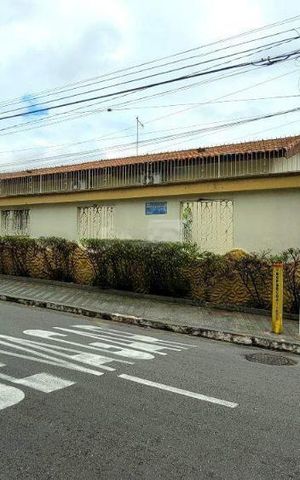 Casa à venda com 230m², 3 quartos e 4 vagas