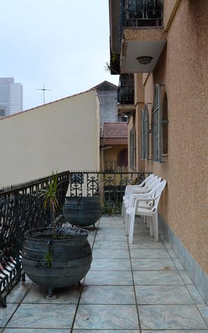 Casa à venda com 650m², 4 quartos e 10 vagas Casa à venda com 650m², 4 quartos e 10 vagasSacada