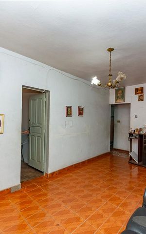 Casa à venda com 300m², 4 quartos e 1 vaga Casa à venda com 300m², 4 quartos e 1 vagaSala