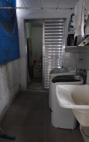 Casa à venda com 182m², 4 quartos e 1 vagaÁrea de serviço 1