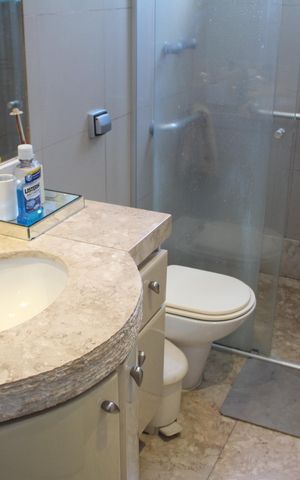 Apartamento à venda com 383m², 5 quartos e 4 vagasBanheiro 2