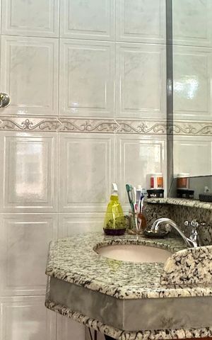 Apartamento à venda com 145m², 2 quartos e 1 vaga Apartamento à venda com 145m², 2 quartos e 1 vagaBanheiro de Serviço