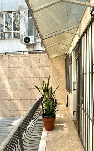 Apartamento à venda com 145m², 2 quartos e 1 vaga Apartamento à venda com 145m², 2 quartos e 1 vagaVaranda