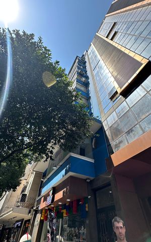 Apartamento à venda com 145m², 2 quartos e 1 vaga Apartamento à venda com 145m², 2 quartos e 1 vagaFachada