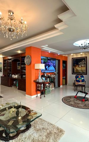 Apartamento à venda com 145m², 2 quartos e 1 vaga Apartamento à venda com 145m², 2 quartos e 1 vagaSala