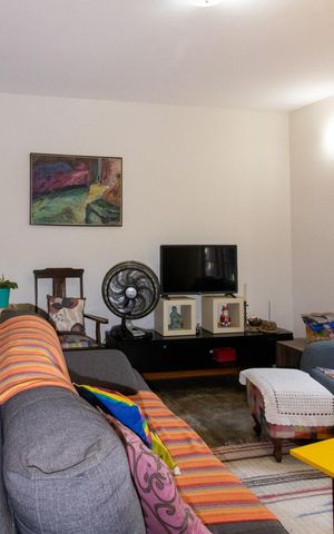 Casa à venda com 320m², 3 quartos e sem vaga Casa à venda com 320m², 3 quartos e sem vagaSala