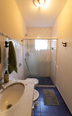 Casa à venda com 320m², 3 quartos e sem vaga Casa à venda com 320m², 3 quartos e sem vagaBanheiro