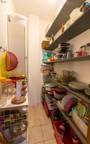 Casa à venda com 320m², 3 quartos e sem vaga Casa à venda com 320m², 3 quartos e sem vagaDespensa