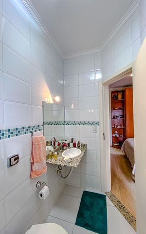 Casa à venda com 250m², 5 quartos e 3 vagasBanheiro da Suíte