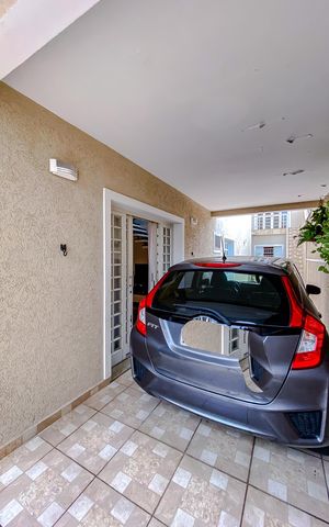 Casa à venda com 250m², 5 quartos e 3 vagasGaragem