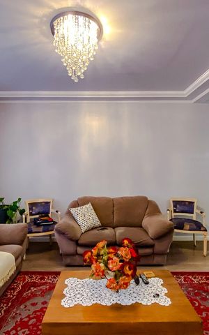 Casa à venda com 250m², 5 quartos e 3 vagasSala
