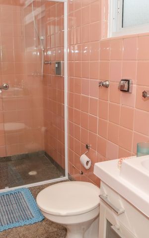 Apartamento à venda com 180m², 3 quartos e sem vaga Apartamento à venda com 180m², 3 quartos e sem vagaBanheiro da Suíte