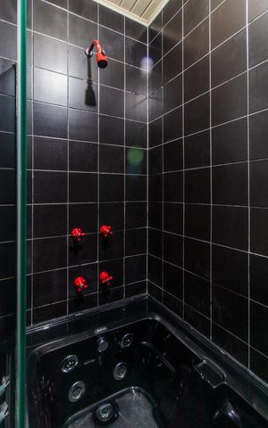 Casa para alugar com 229m², 3 quartos e 2 vagas Casa para alugar com 229m², 3 quartos e 2 vagasBanheiro da Suíte