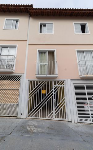 Casa de condomínio à venda com 117m², 2 quartos e 2 vagas Casa de condomínio à venda com 117m², 2 quartos e 2 vagasFachada Interna