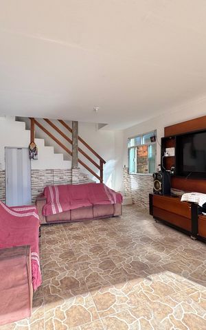 Casa à venda com 110m², 3 quartos e 1 vaga Casa à venda com 110m², 3 quartos e 1 vagaSala