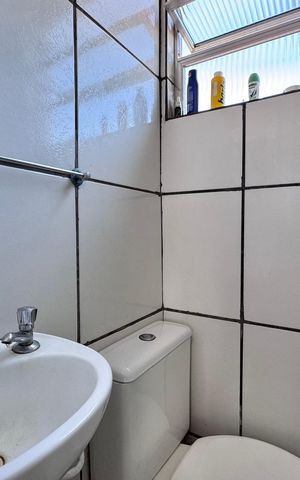 Casa à venda com 110m², 3 quartos e 1 vaga Casa à venda com 110m², 3 quartos e 1 vagaSuite 2 - Banheiro