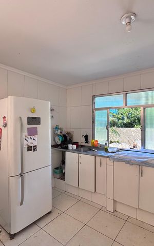 Casa à venda com 110m², 3 quartos e 1 vaga Casa à venda com 110m², 3 quartos e 1 vagaCozinha e Área de Serviço