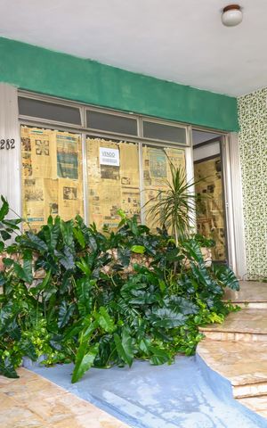Casa à venda com 341m², 4 quartos e 4 vagas Casa à venda com 341m², 4 quartos e 4 vagasEntrada