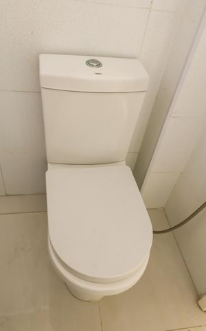 Casa à venda com 341m², 4 quartos e 4 vagas Casa à venda com 341m², 4 quartos e 4 vagasBanheiro Social
