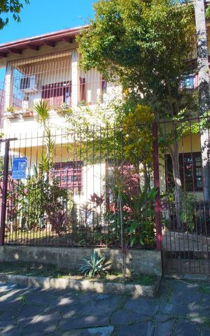 Casa à venda com 265m², 4 quartos e 4 vagasFachada