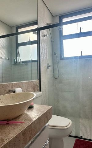 Casa à venda com 192m², 5 quartos e 4 vagas Casa à venda com 192m², 5 quartos e 4 vagasBanheiro /suíte