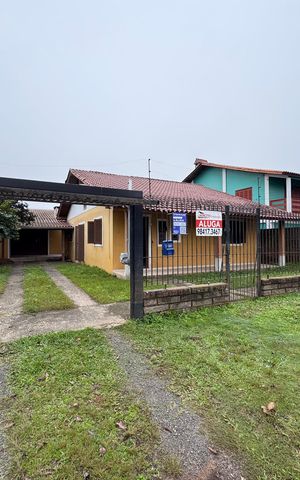 Casa à venda com 125m², 3 quartos e 1 vaga Casa à venda com 125m², 3 quartos e 1 vagaFachada + Plaquinha
