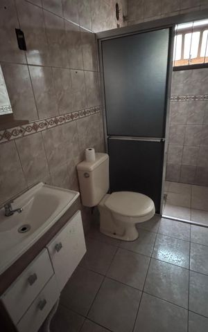 Casa à venda com 125m², 3 quartos e 1 vaga Casa à venda com 125m², 3 quartos e 1 vagaBanheiro