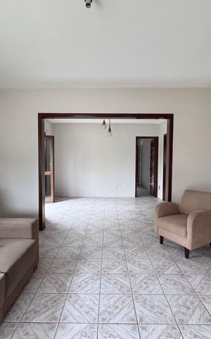Casa à venda com 125m², 3 quartos e 1 vaga Casa à venda com 125m², 3 quartos e 1 vagaSala