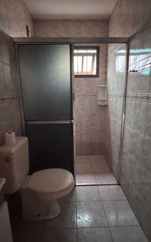Casa à venda com 125m², 3 quartos e 1 vaga Casa à venda com 125m², 3 quartos e 1 vagaBanheiro