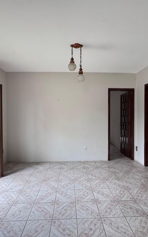 Casa à venda com 125m², 3 quartos e 1 vaga Casa à venda com 125m², 3 quartos e 1 vagaSala