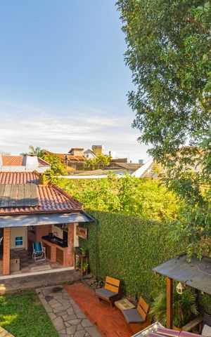 Casa à venda com 250m², 4 quartos e 2 vagas Casa à venda com 250m², 4 quartos e 2 vagasVista da Varanda do Quarto