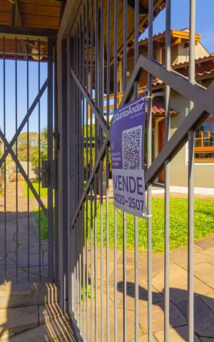 Casa à venda com 250m², 4 quartos e 2 vagas Casa à venda com 250m², 4 quartos e 2 vagasEntrada