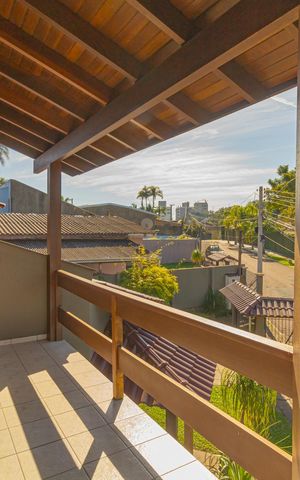 Casa à venda com 250m², 4 quartos e 2 vagas Casa à venda com 250m², 4 quartos e 2 vagasVaranda da Suíte