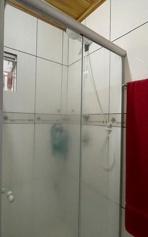 Casa à venda com 90m², 2 quartos e 2 vagas Casa à venda com 90m², 2 quartos e 2 vagasBanheiro