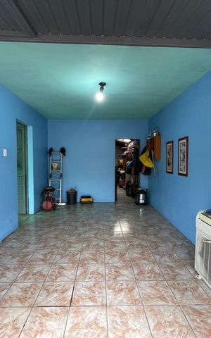 Casa à venda com 90m², 2 quartos e 2 vagas Casa à venda com 90m², 2 quartos e 2 vagasGaragem