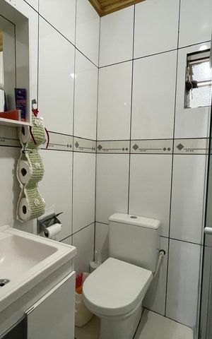 Casa à venda com 90m², 2 quartos e 2 vagas Casa à venda com 90m², 2 quartos e 2 vagasBanheiro