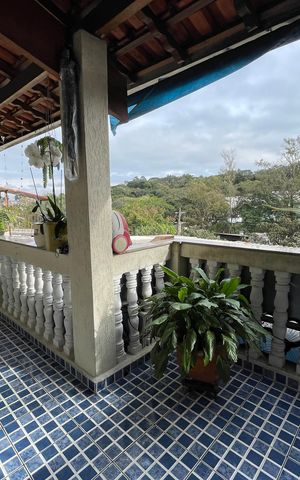 Casa à venda com 330m², 3 quartos e 7 vagas Casa à venda com 330m², 3 quartos e 7 vagasVaranda