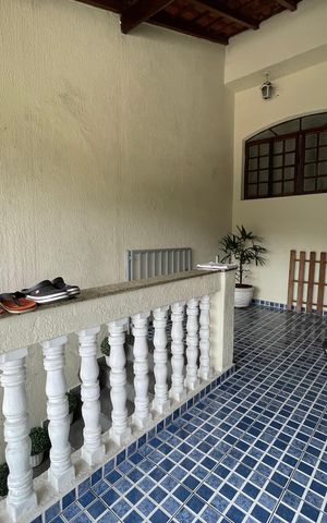 Casa à venda com 330m², 3 quartos e 7 vagas Casa à venda com 330m², 3 quartos e 7 vagasEntrada